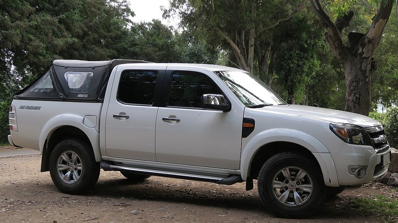 2011 Ford Ranger with a removable bed cover