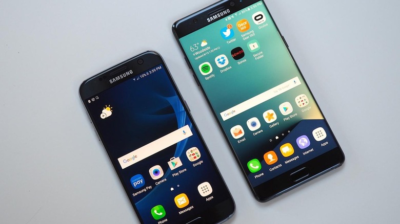 Galaxy Note 7 next to S7