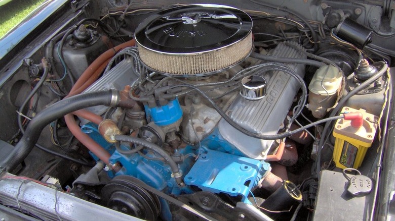 7.5-liter Ford 385 V8 in a Ford Mustang