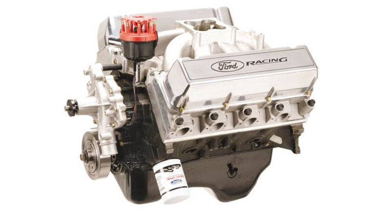 8.4-liter Ford 385 V8 crate engine