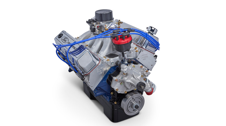 9.4-liter Ford 385 V8 crate engine