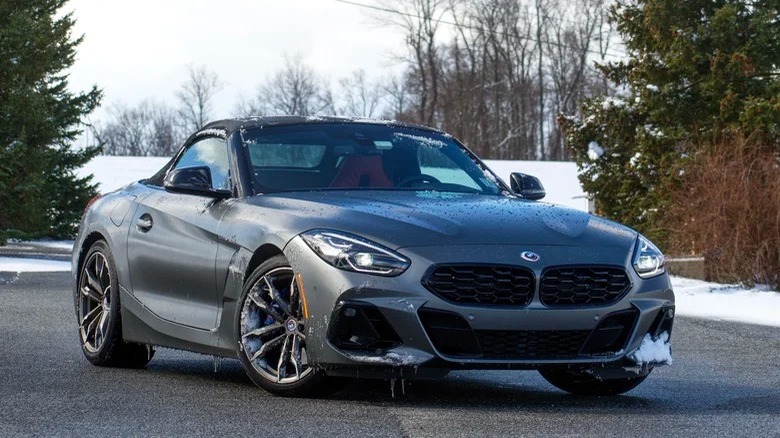 A silver BMW Z4 M40i