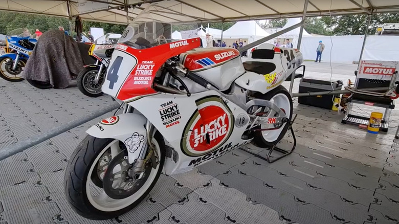 Lucky Strike Suzuki RGV500