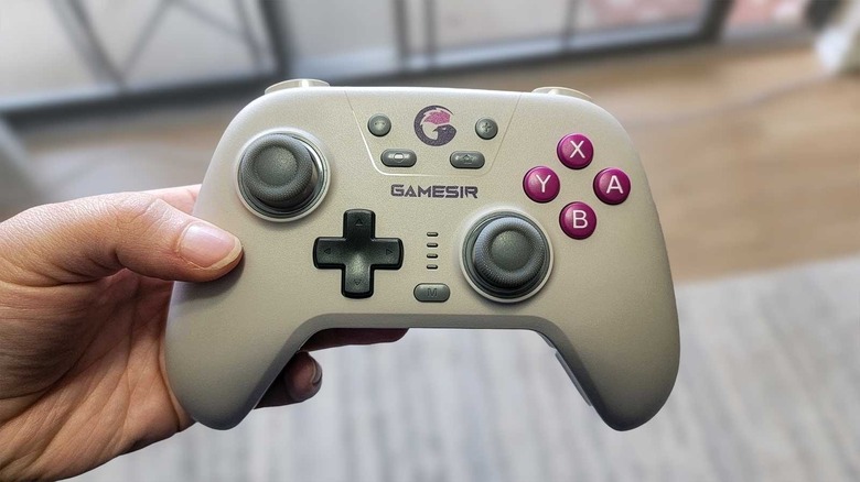 gamesir controller in hand