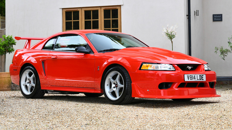 Ford Mustang SVT Cobra R 2000