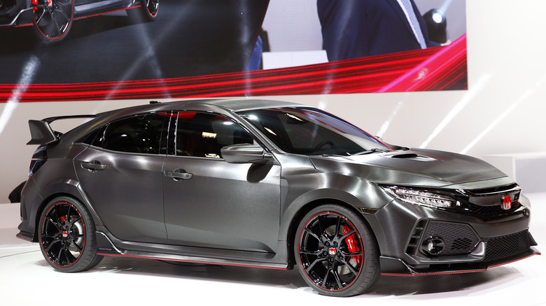 2016 Civic Type R at auto show