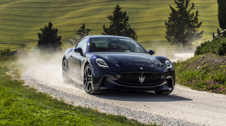 Maserati GranTurismo Folgore with dust trail