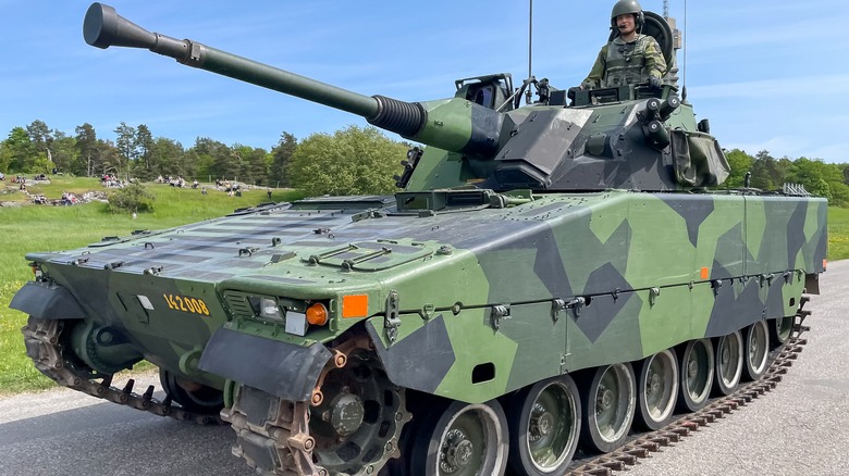 CV90 Armadillo outside