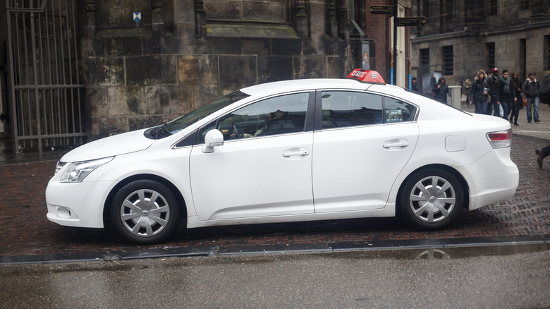 Toyota Avensis parked