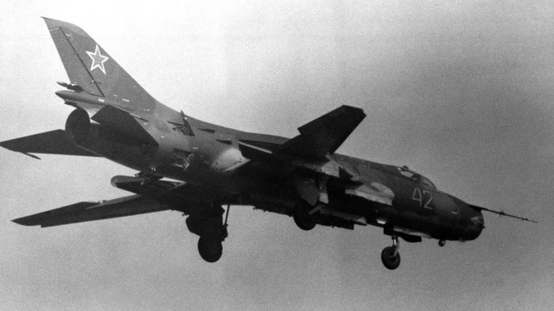 Su 17 fighter bomber aircraft