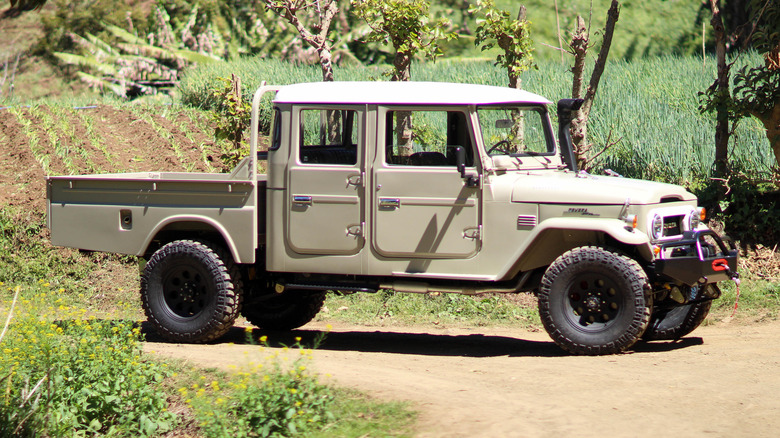 Toyota HJ45 Land Cruiser Double Cab