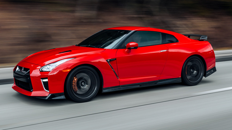 Nissan GT-R red