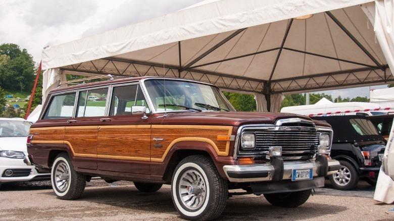 A Wagoneer SJ