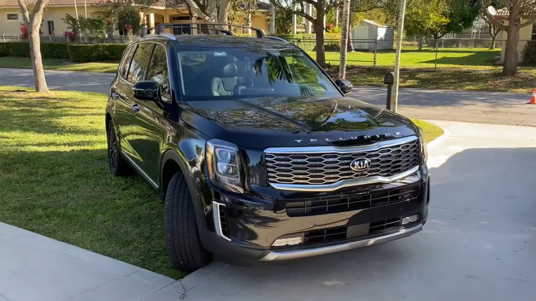 Kia Telluride on grass