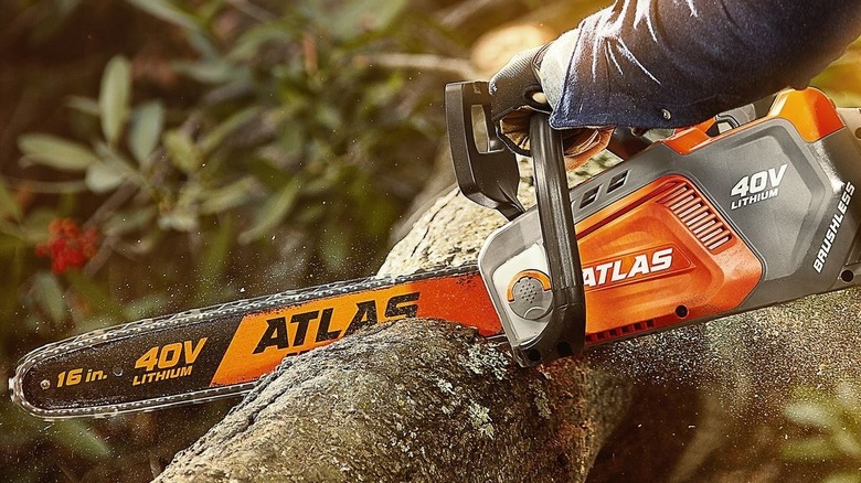 Atlas Chainsaw