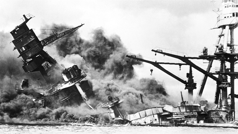 USS Arizona sinking Pearl Harbor