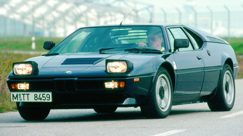 Black BMW M1