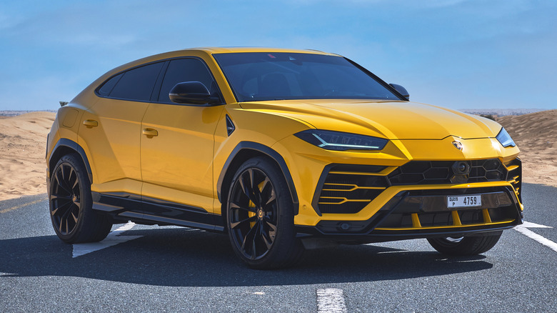 Lamborghini Urus in the desert