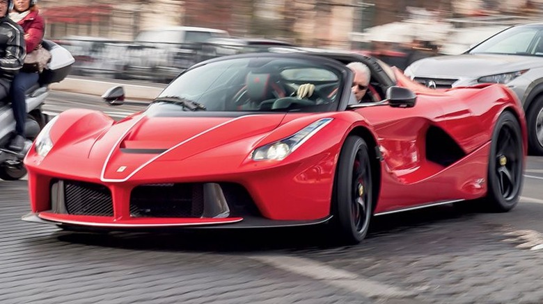 Ferrari LaFerrari Aperta red