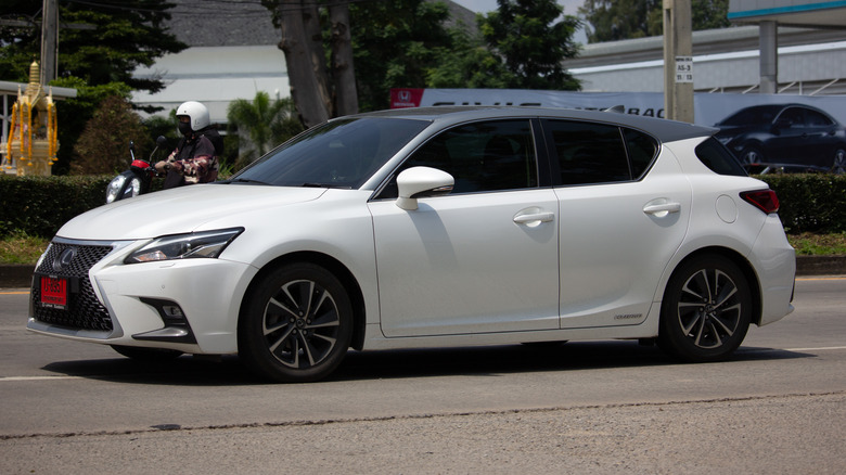 Lexus CT 200h outside