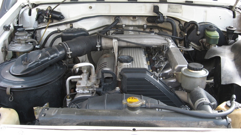 Toyota 1HZ diesel inline-6 engine