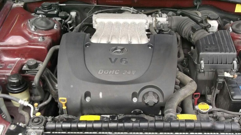 Delta 2.7L engine with Hyundai branding