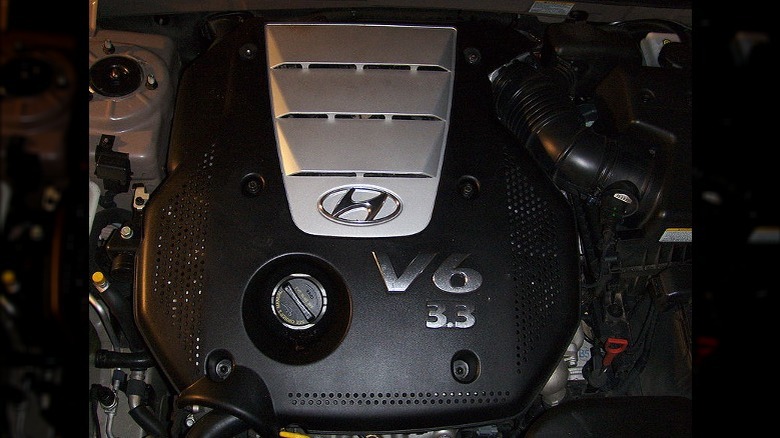 Lambda 3.3L engine with Hyundai branding