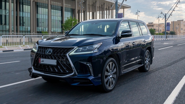 Lexus LX 570 with Qatar license plate