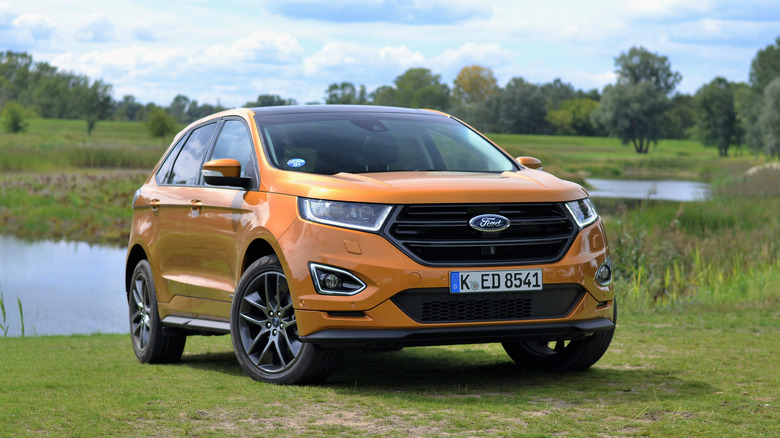 The 2016 Ford Edge parked