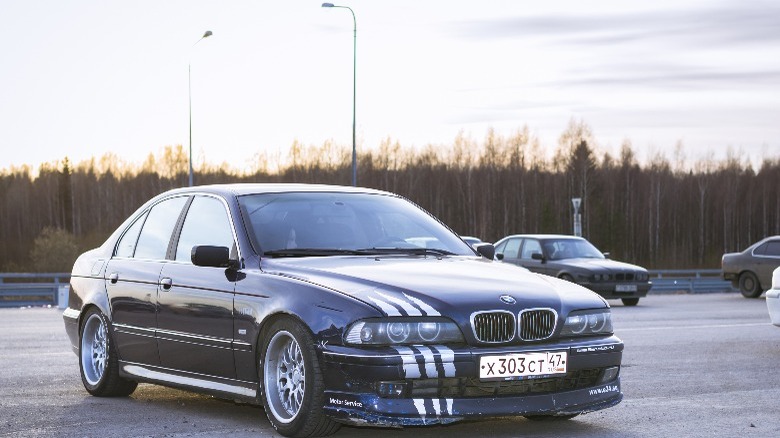 Black BMW 5 Series E39 