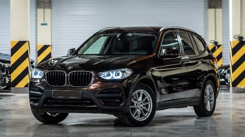 Brown BMW X3 G01