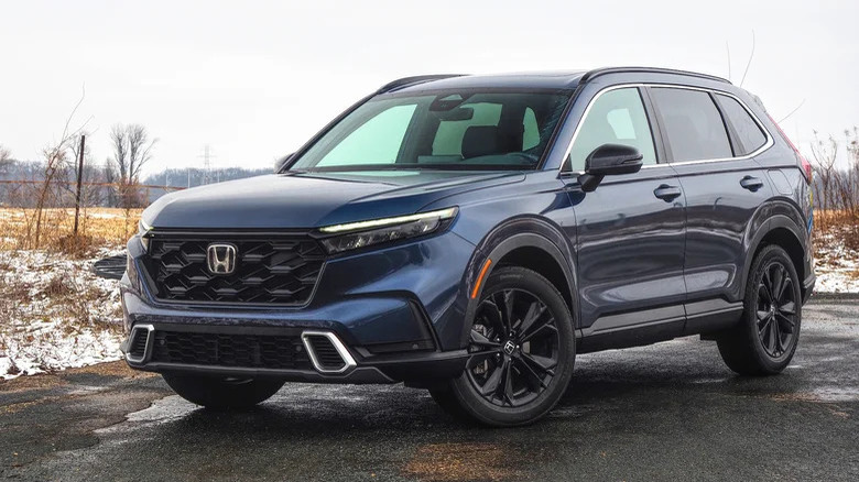 Honda CR-V on wintry road