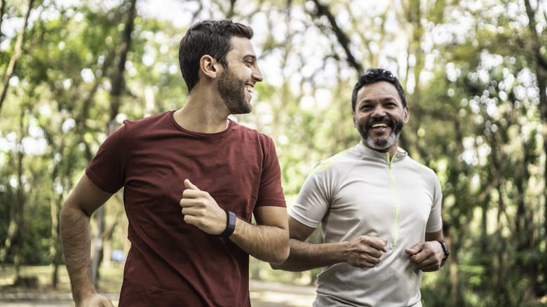 Fitbit users work out together