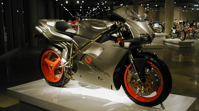 Ducati 916 Senna 1