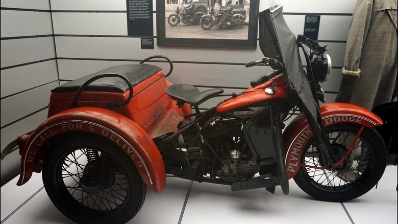 harley-davidson servi-car motorcycle museum display