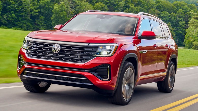 Volkswagen Atlas red