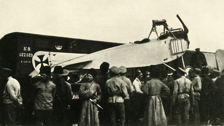 captured German Albatros D.III, 1918