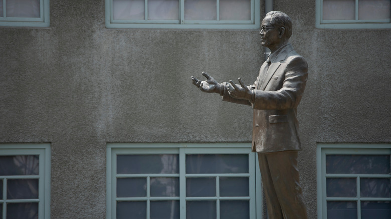 Statue of Lee Byung-Chul at Samsung Creative Campus in Daegu