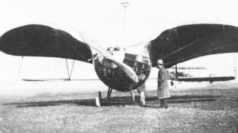 Curtiss-Goupil Duck front view with wheeled undercarriage in a field