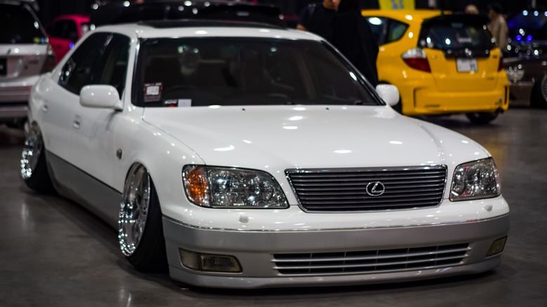 Lexus LS 400