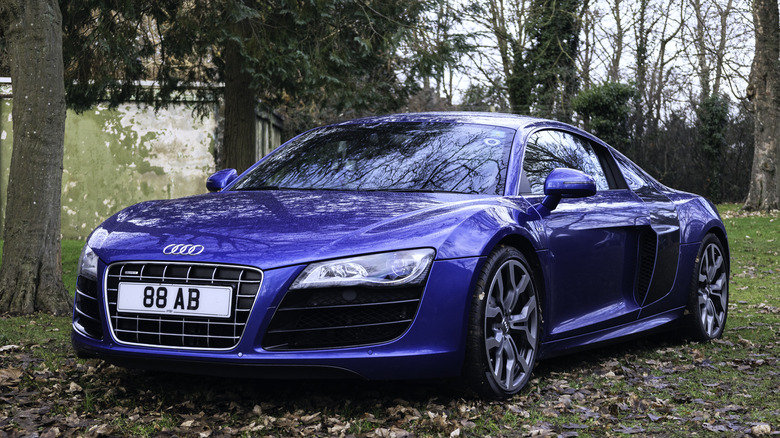 The first generation Audi R8 in blue, front 3/4 view