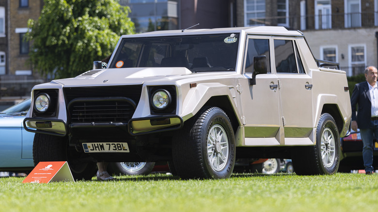 Lamborghini LM002