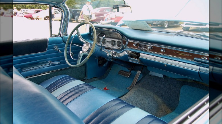 1960 Pontiac Bonneville interior in two-tone blue