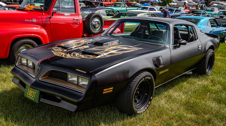 1977 Pontiac Firebird with hood decal