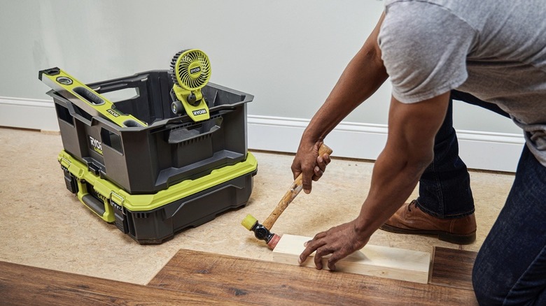 Ryobi fan attached to box