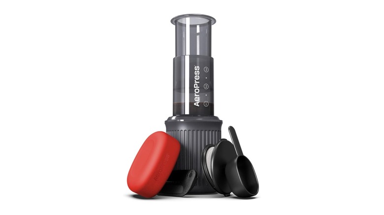 Aeropress Go with accessories