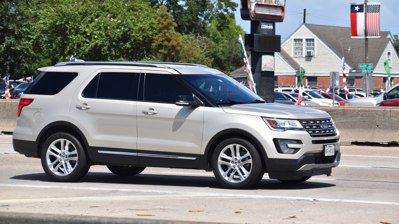 Ford Explorer cruising down street