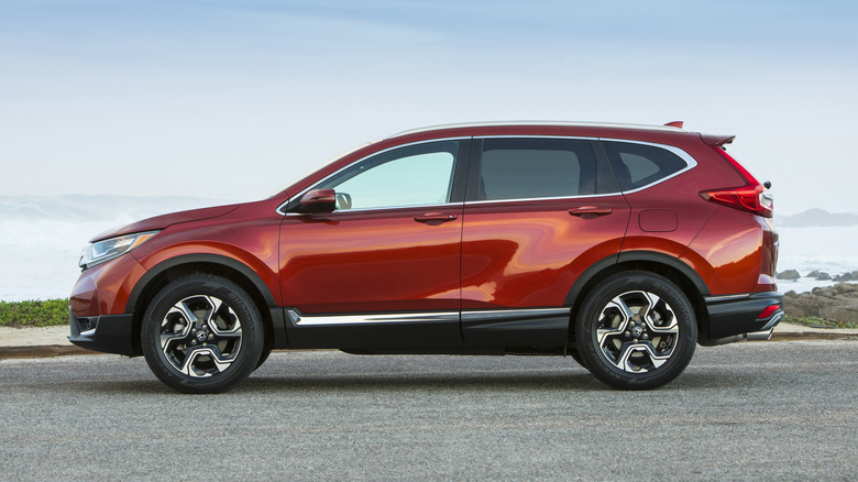 2018 Honda CR-V side profile