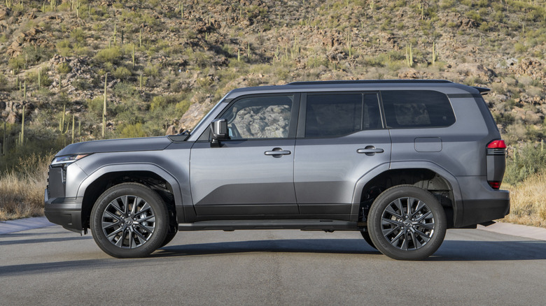 Lexus GX side profile