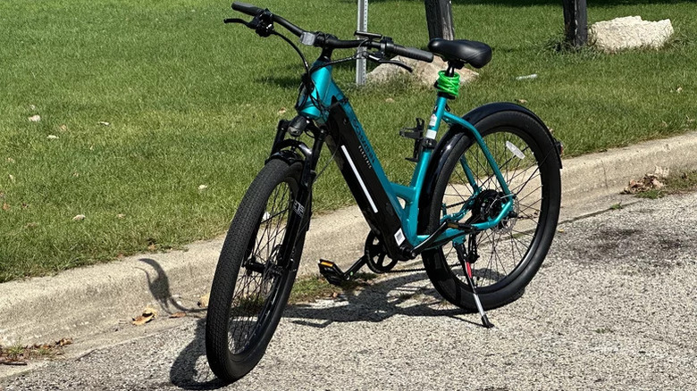 Schwinn's Coston CE electric bike near grass